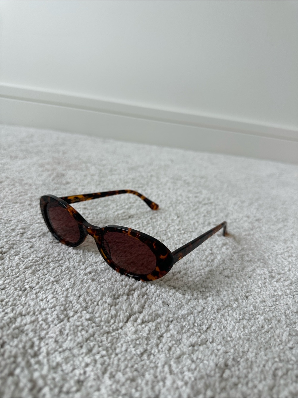 Madewell Russell Oval Sunglasses - Picture 1 of 5